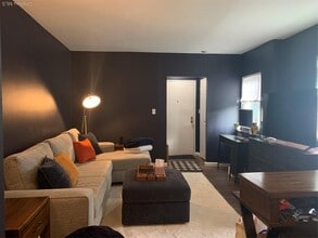 21-29 Audrey Ave in Oyster Bay, NY - Building Photo - Building Photo