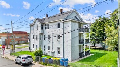 1105 N Main St in Waterbury, CT - Building Photo - Building Photo