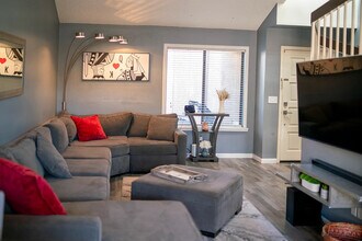 1702 N Ventura Ln in Tempe, AZ - Building Photo - Building Photo