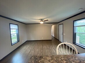 12 Bradley Ln in West Branch, IA - Building Photo - Building Photo