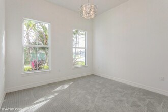 10444 Northbrook Cir in Palm Beach Gardens, FL - Building Photo - Building Photo