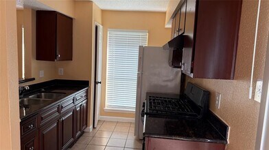 12014 Tambourine Dr in Stafford, TX - Building Photo - Building Photo