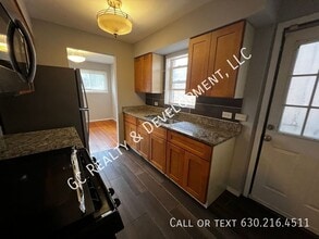 12136 S Bishop St in Chicago, IL - Building Photo - Building Photo