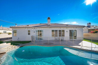 43569 Parkway Esplanade E in La Quinta, CA - Building Photo - Building Photo