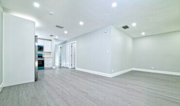 5020 SW 28th Terrace in Fort Lauderdale, FL - Building Photo - Building Photo