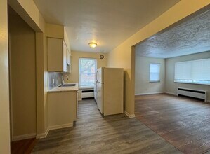 6842 Montgomery Rd in Cincinnati, OH - Foto de edificio - Building Photo