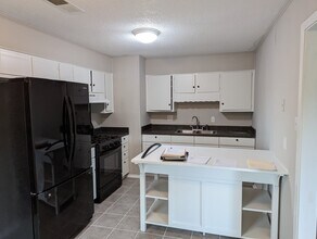 668 Orchard Dr in D'Iberville, MS - Building Photo - Building Photo
