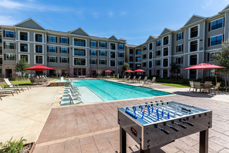 Nantucket at Fannin Station in Houston, TX - Building Photo - Building Photo