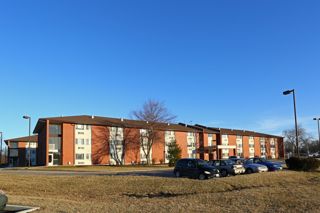 O'Fallon Senior Apartments in O'Fallon, IL - Building Photo - Building Photo