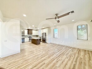1961 E Derringer Way in Chandler, AZ - Building Photo - Building Photo