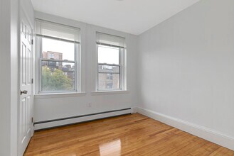 122 Prince St, Unit 4 in Boston, MA - Building Photo - Building Photo
