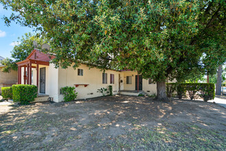 498 W Riggin St in Monterey Park, CA - Building Photo - Building Photo