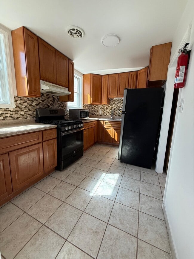 85 Kearney Ave in Jersey City, NJ - Building Photo - Building Photo