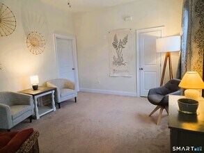 611 Military Hwy in Groton, CT - Building Photo - Building Photo