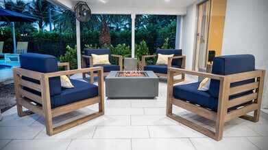 518 Sunshine Dr in Delray Beach, FL - Building Photo - Building Photo