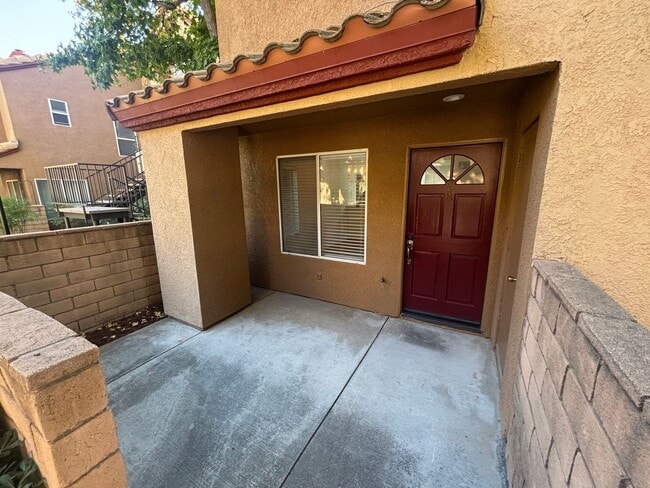 22707 Copper Hill Dr in Santa Clarita, CA - Building Photo - Building Photo