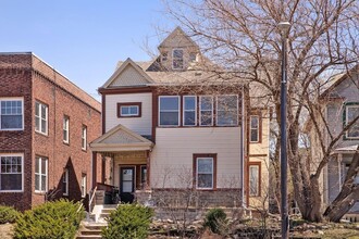 2515 Lyndale Ave S in Minneapolis, MN - Foto de edificio - Building Photo