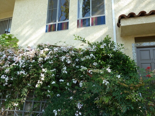 2020 Idaho Ave in Santa Monica, CA - Foto de edificio - Building Photo