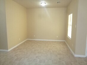 8002 Big Oak Dr in Texas City, TX - Building Photo - Building Photo