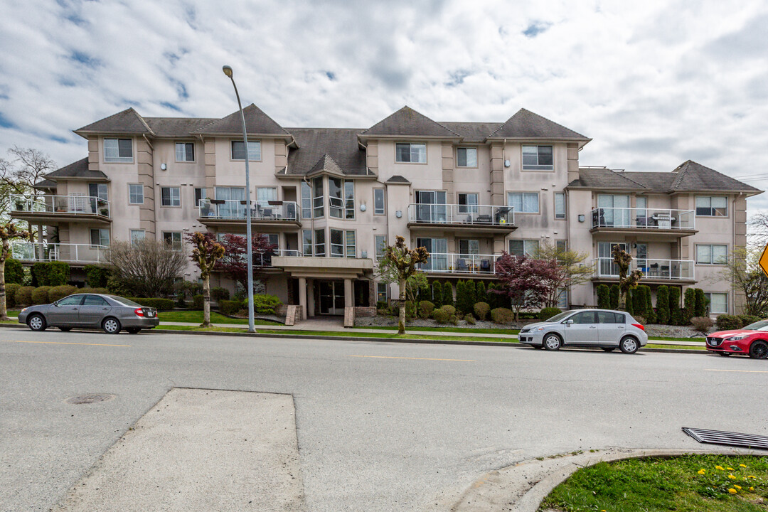 Fraser Court Terrace in Port Coquitlam, BC - Building Photo