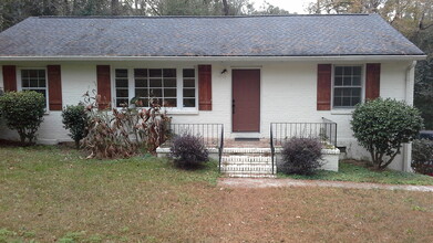 2593 Nancelon Cir N in Macon, GA - Foto de edificio - Building Photo