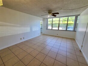 2731 Taft St in Hollywood, FL - Building Photo - Building Photo