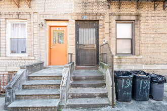 192 Lawrence Ave in Brooklyn, NY - Building Photo - Building Photo