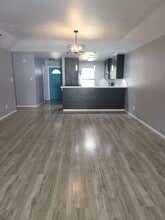 2401 S Jackson Rd in Pharr, TX - Foto de edificio - Building Photo