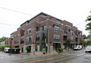 8200 Germantown Ave in Philadelphia, PA - Foto de edificio - Building Photo