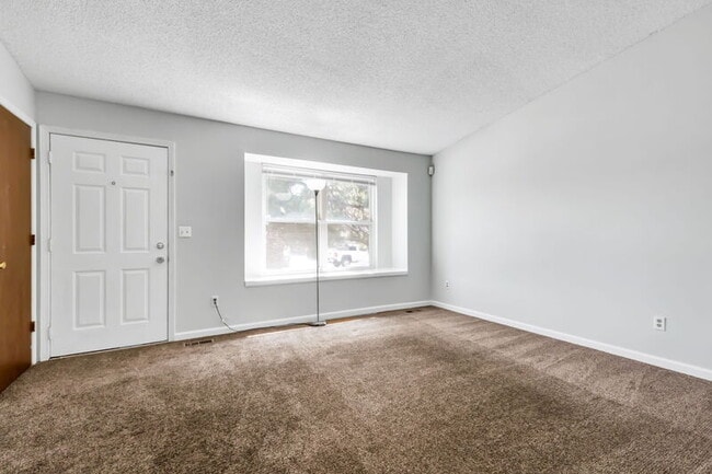 4803 Dearborn St in Denver, CO - Building Photo - Building Photo