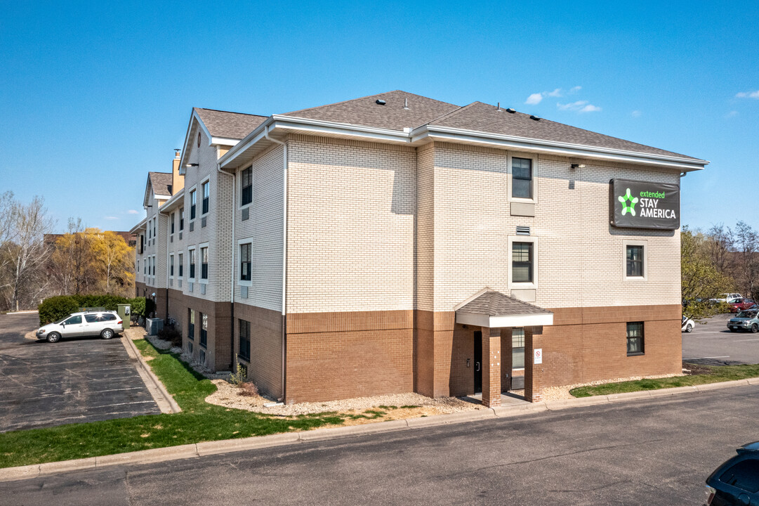 Furnished Studio - Maple Grove in Maple Grove, MN - Foto de edificio