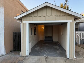 3215 Star Ave in Oakland, CA - Foto de edificio - Building Photo