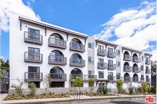 1338 N Formosa Ave in Los Angeles, CA - Building Photo