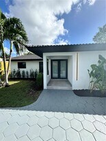 3335 SW 65th Ave in Miami, FL - Building Photo