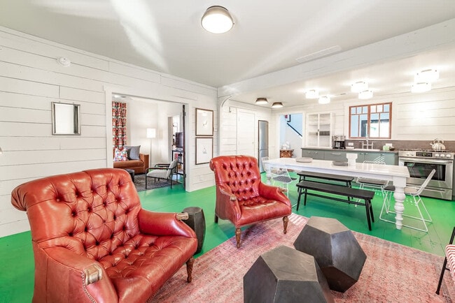 108 Featherbone Ave in Three Oaks, MI - Building Photo - Building Photo