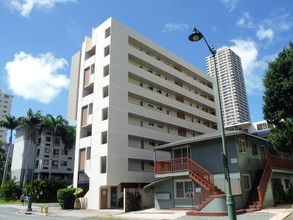 Regency Ala Wai in Honolulu, HI - Foto de edificio - Building Photo