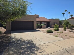 1827 E Manhatton Dr in Tempe, AZ - Foto de edificio - Building Photo