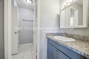 3115 Falk Ct in La Porte, TX - Building Photo
