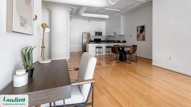 222 E Saratoga St, Unit 405 in Baltimore, MD - Foto de edificio - Building Photo