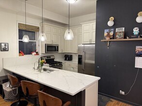 1455 W Wolfram St in Chicago, IL - Building Photo - Building Photo