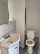 409 Lewis Ln in Pacifica, CA - Building Photo - Building Photo