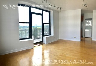 811 W Eastwood Ave-Unit -Unit 402 in Chicago, IL - Building Photo - Building Photo