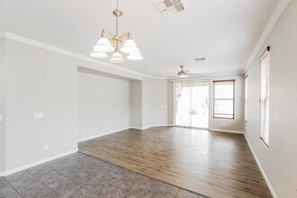 6806 W Evergreen Terrace in Peoria, AZ - Foto de edificio - Building Photo