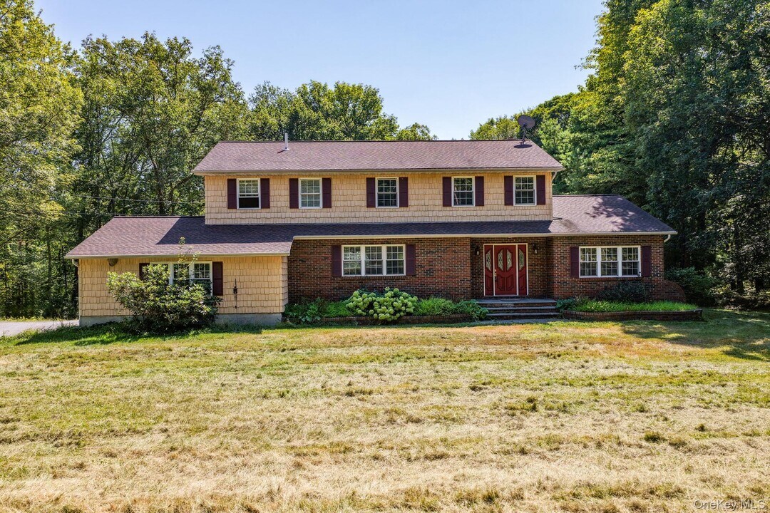 117 Pantelope Rd in Bloomingburg, NY - Building Photo