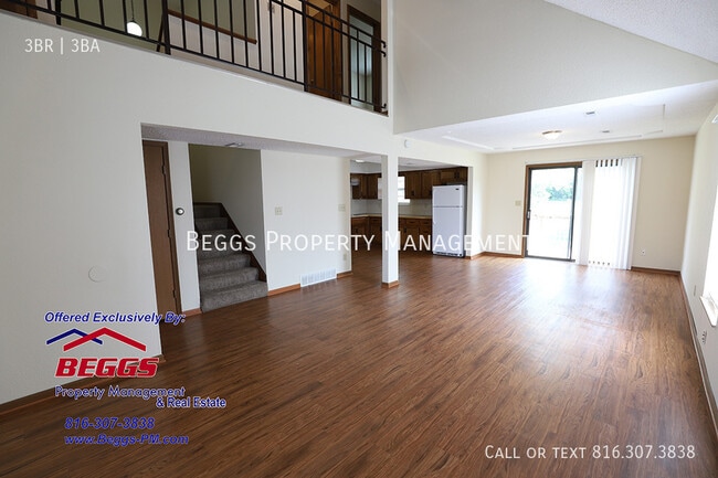 321 Dains St in Liberty, MO - Building Photo - Building Photo