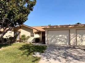 6213 Village 6 in Camarillo, CA - Building Photo