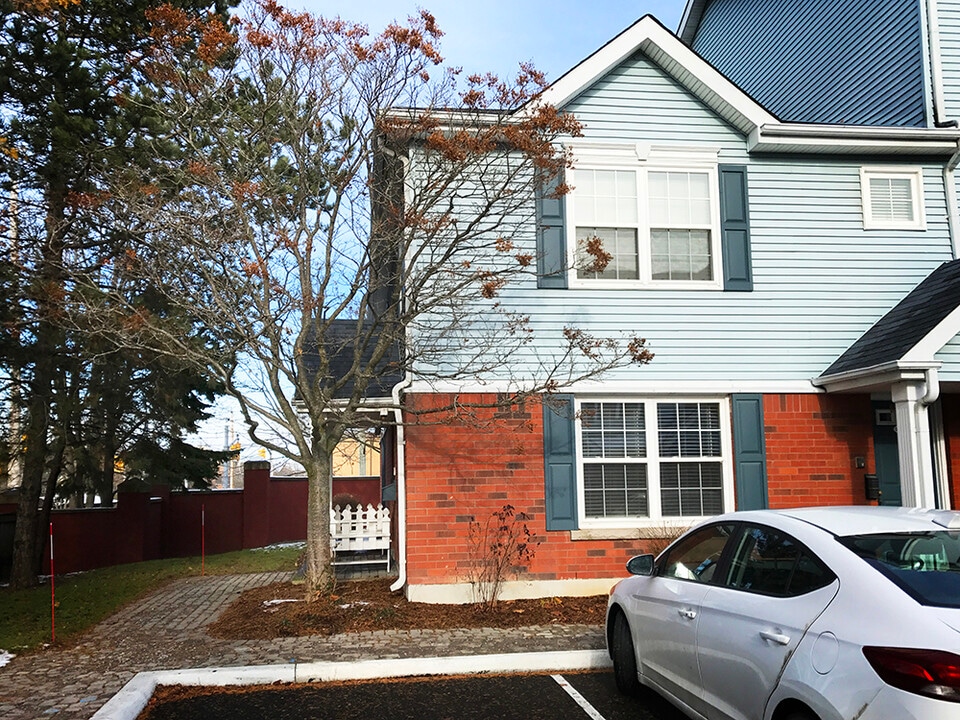 182 D'Arcy St in Cobourg, ON - Building Photo
