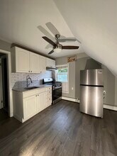 35 Cove Ave in Norwalk, CT - Building Photo - Building Photo