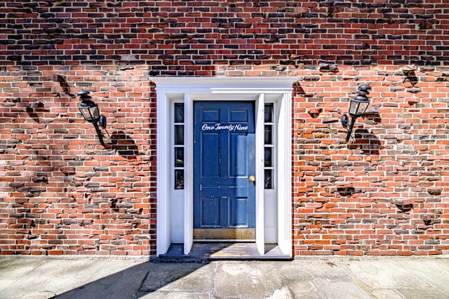129 Pine St, Unit 4 in Portland, ME - Foto de edificio - Building Photo