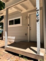 102 7th St SW, Unit 3 in Paris, TX - Building Photo